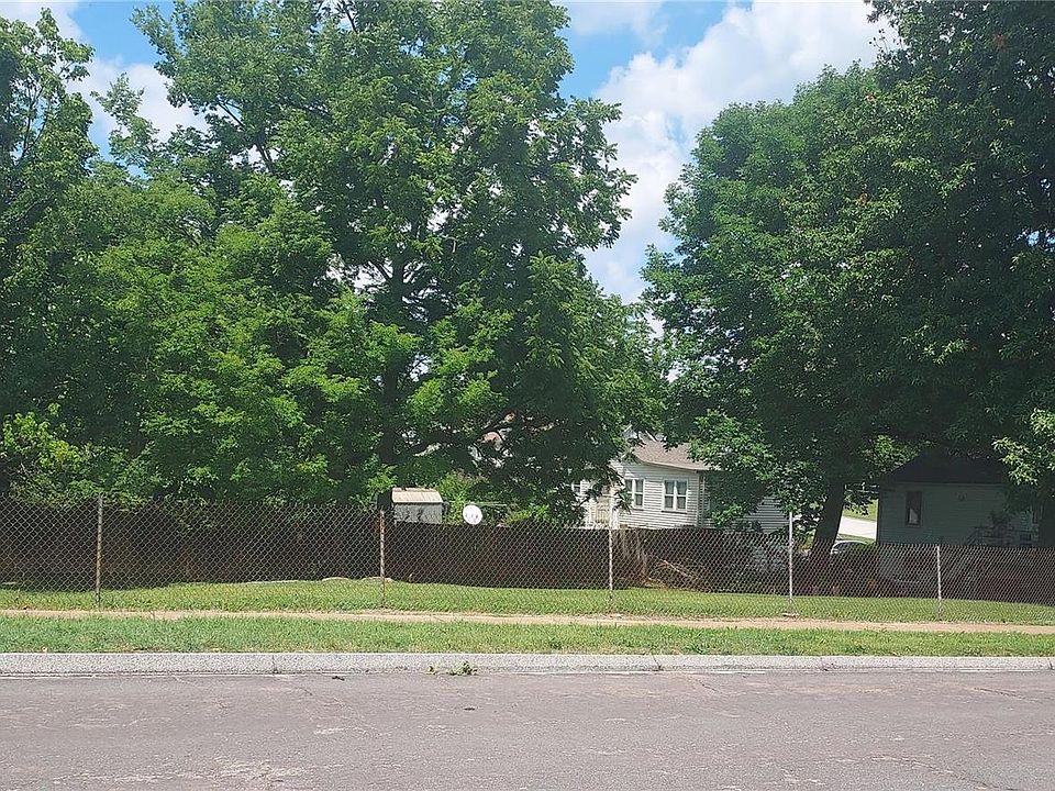 9818 Flora Ave, Saint Louis, MO 63114 MLS 22050433 Zillow