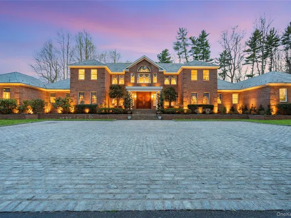 2 Factory Pond Road, Lattingtown, NY 11560