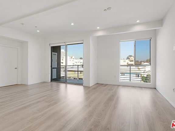 4th image of 1431 Armacost Ave #201