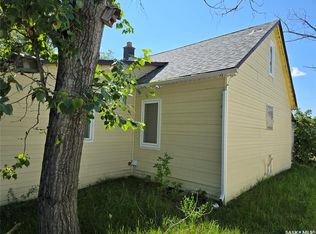 137 3rd St W, Ponteix, SK S0N1Z0