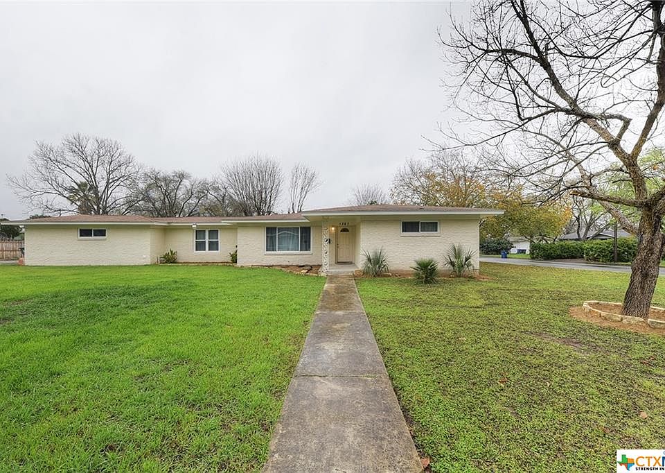 1st image of 1387 Mistletoe Ave