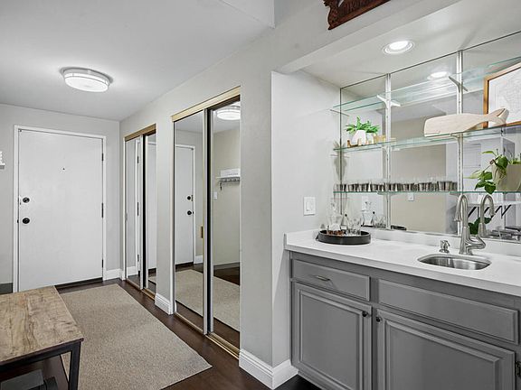 4th image of 8180 Manitoba St APT 255