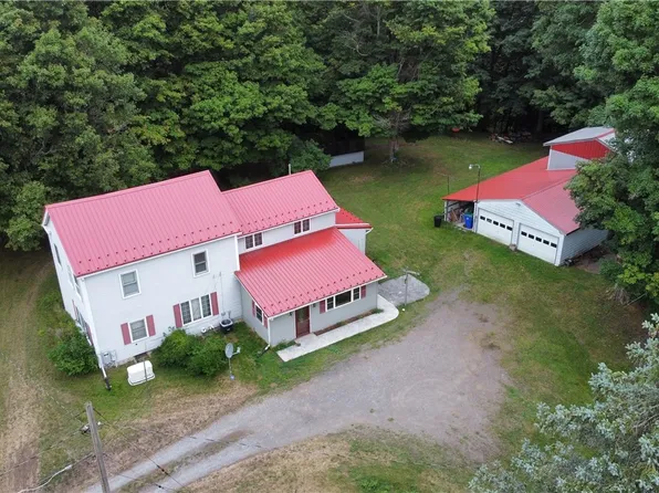 12226 Ridge Rd, Medina, NY 14103