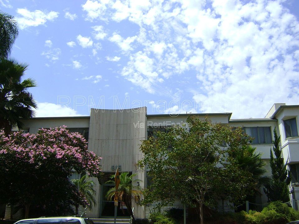 1st image of 615 S Normandie Ave APT 35