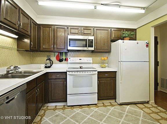 5th image of 1717 W Crystal Ln Unit 707