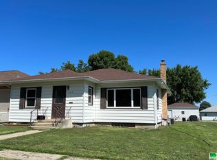 907 S 2nd Ave, Rock Rapids, IA 51246