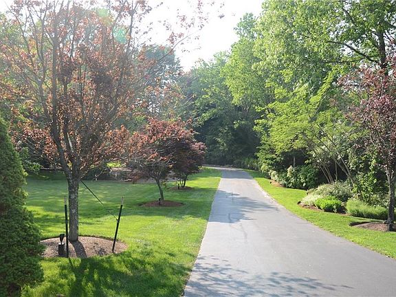2nd image of 106 Mourning Dove Dr