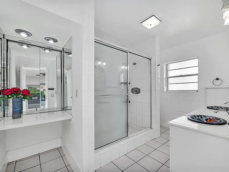 2427 Sea Island Dr — Photo 25