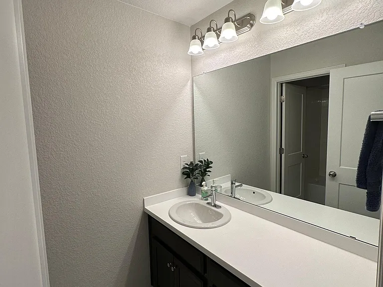 524 W 174th Pl — Photo 14