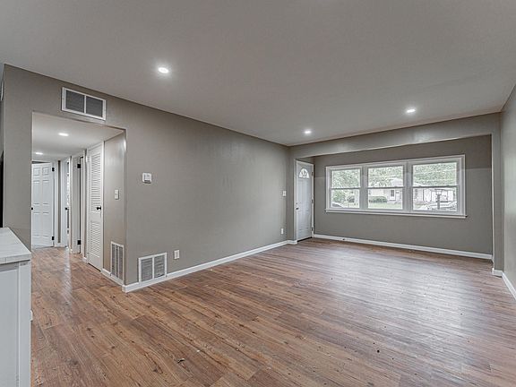 4th image of 212 Palmer Ave