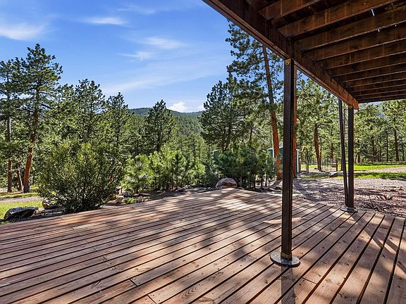 4th image of 560 Quillan Gulch Rd