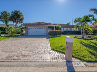 924 Chipaway Dr, Apollo Beach, FL 33572