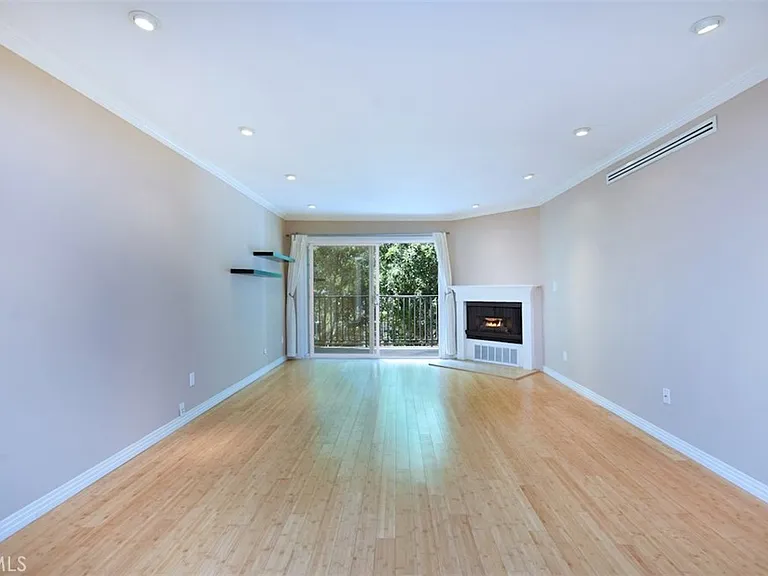1230 Horn Ave #414 — Photo 5
