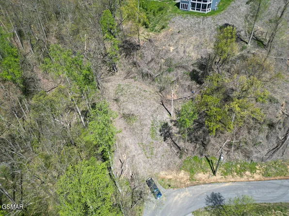 837 Clabo Loop, Gatlinburg, TN 37738