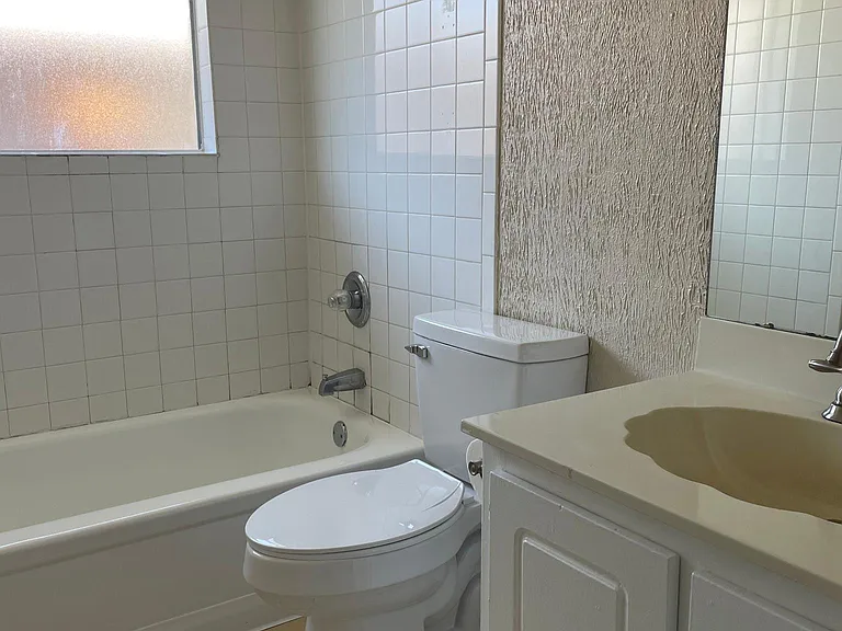 3006 E Glen Dr — Photo 3