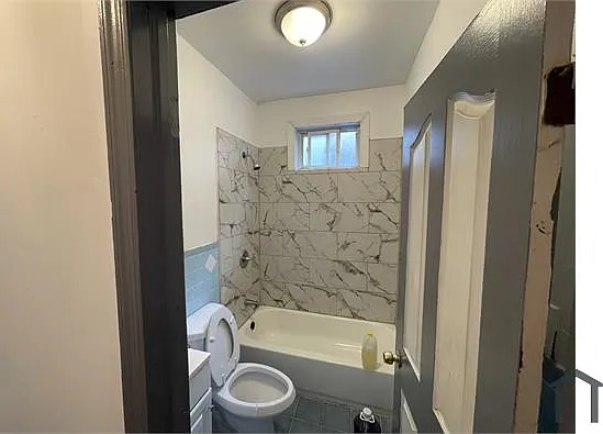3 bed, 1200 sqft, $1,900 — Photo 2