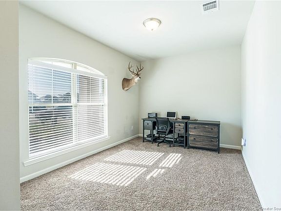 3rd image of 1508 Bogey Ln