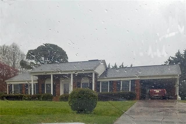 1st image of 3106 Lyndhurst Dr