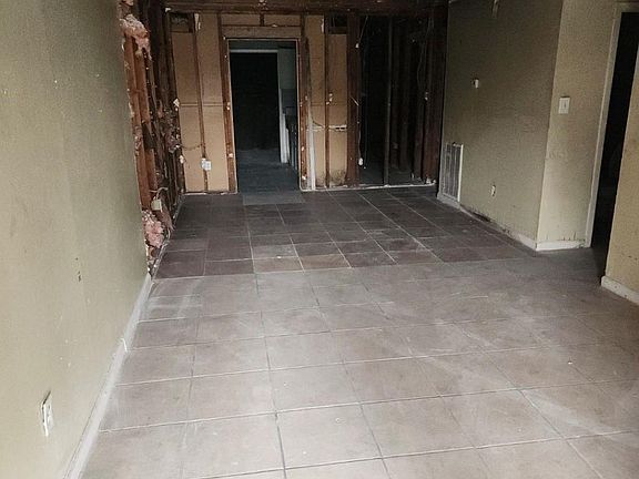 3rd image of 6714 W Fuqua Dr