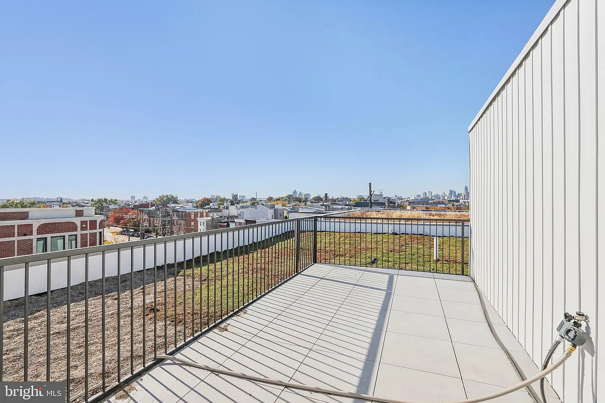 Building Photo - 2406 Frankford Ave #21