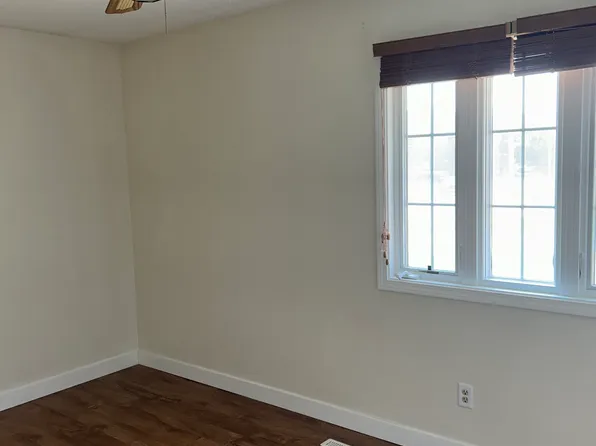 103 W Paul St, Hastings, NE 68901