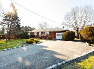 5855 Alvahs Ln, Cutchogue, NY 11935