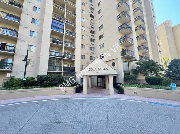 1211 S Eads St APT 203, Arlington, VA 22202