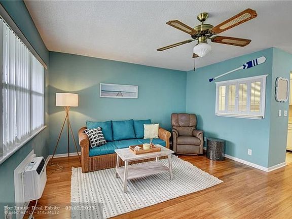 4th image of 800 Horizons W APT 210