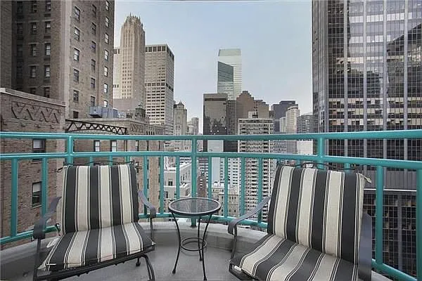 Sold by Nest Seekers International | media 6
