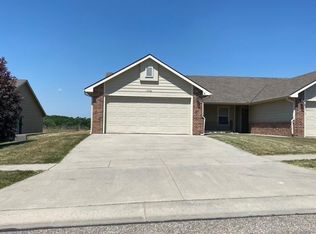 1804 Clover Dr, Junction City, KS 66441