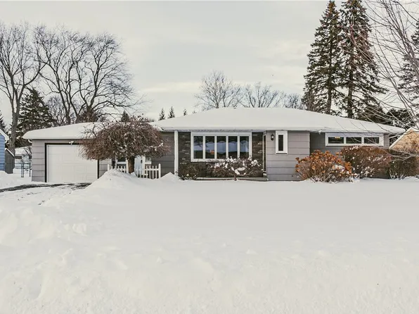 48 Willowen Dr, Rochester, NY 14609