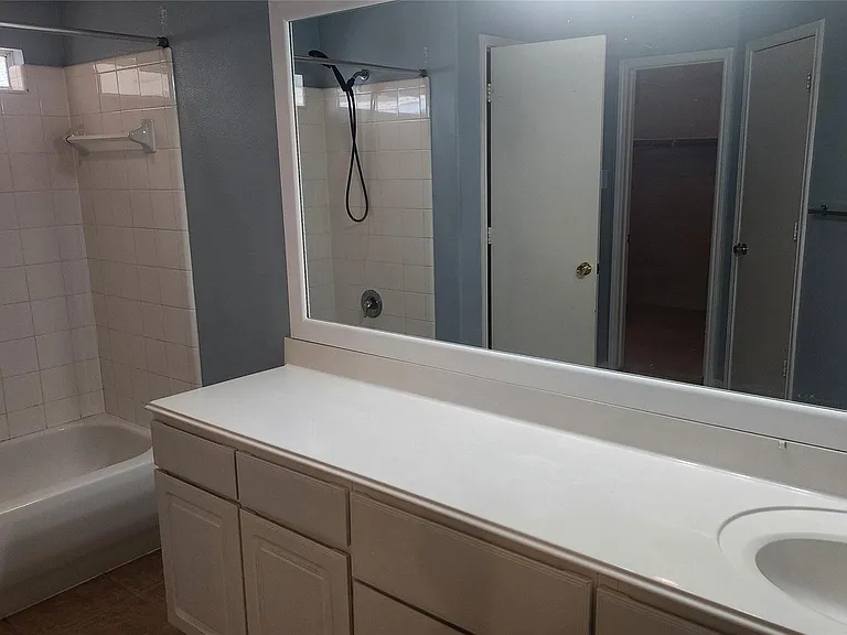 12214 Carriage Oak Cir — Photo 18