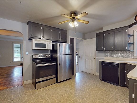 2nd image of 376 E 288th St