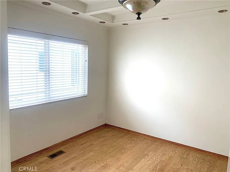 425 S Catalina Ave #4 — Photo 19