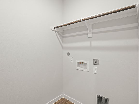 4th image of 25300 Carnation Ct