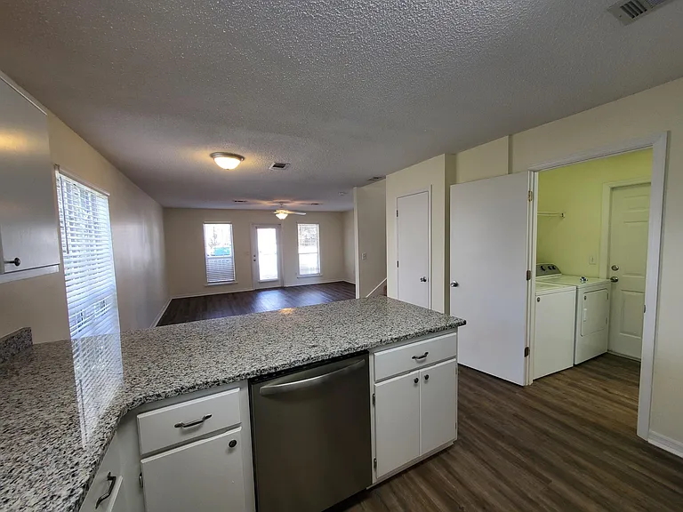 210 Redfish Cir — Photo 5