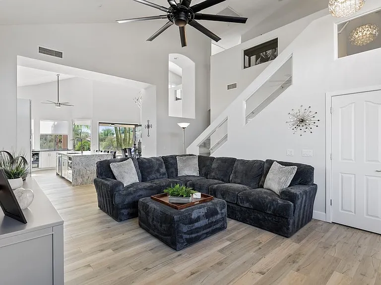 10353 E Karen Dr — Photo 5