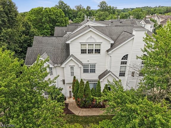 2nd image of 35 Hancock Dr