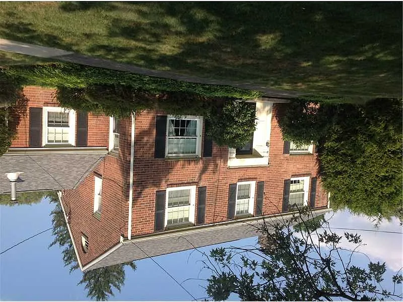 1298 Hall Ave photo 1