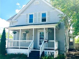 26 Ruby St, Woonsocket, RI 02895