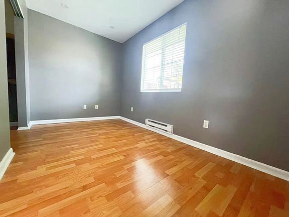 2nd image of 4058 Bassett St
