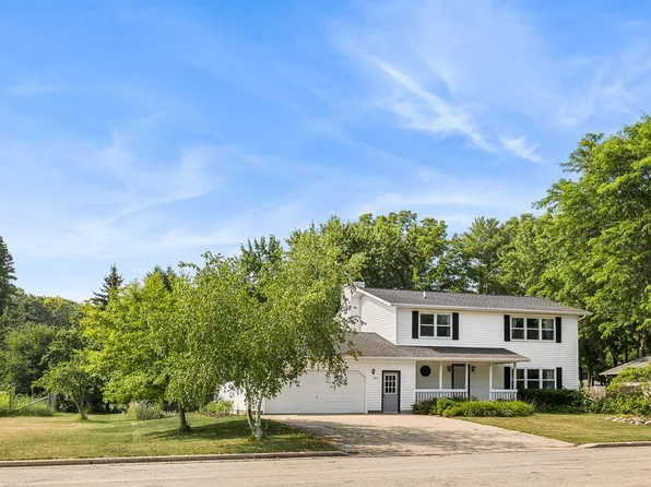 563 Highknocker Trl, Green Lake, WI 54941