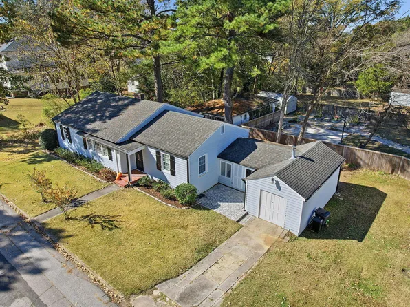 305 N Elm St, Louisburg, NC 27549