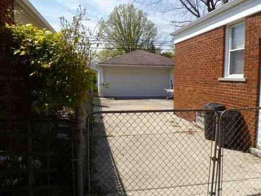5th image of 22816 Alger St