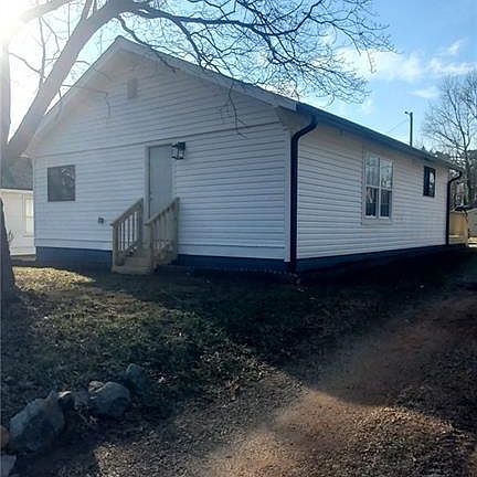 2nd image of 2814 Triangle Lake Rd