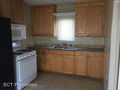 2nd image of 947 12th St