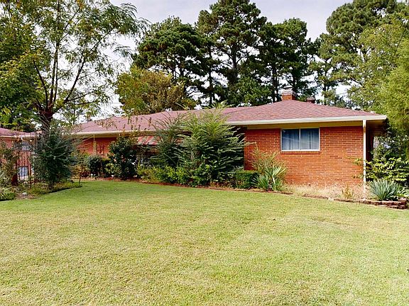 2nd image of 209 McMahan Dr