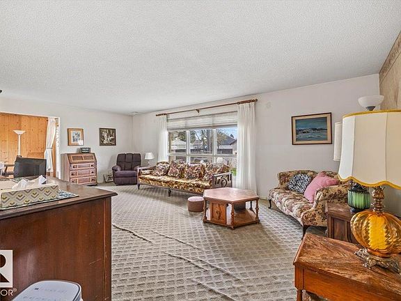 4th image of 9732 64th St NW