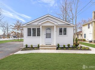 120 Chestnut St, Bridgewater, NJ 08807