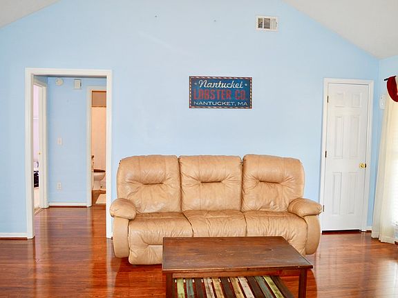 4th image of 46 Lee Road 2059